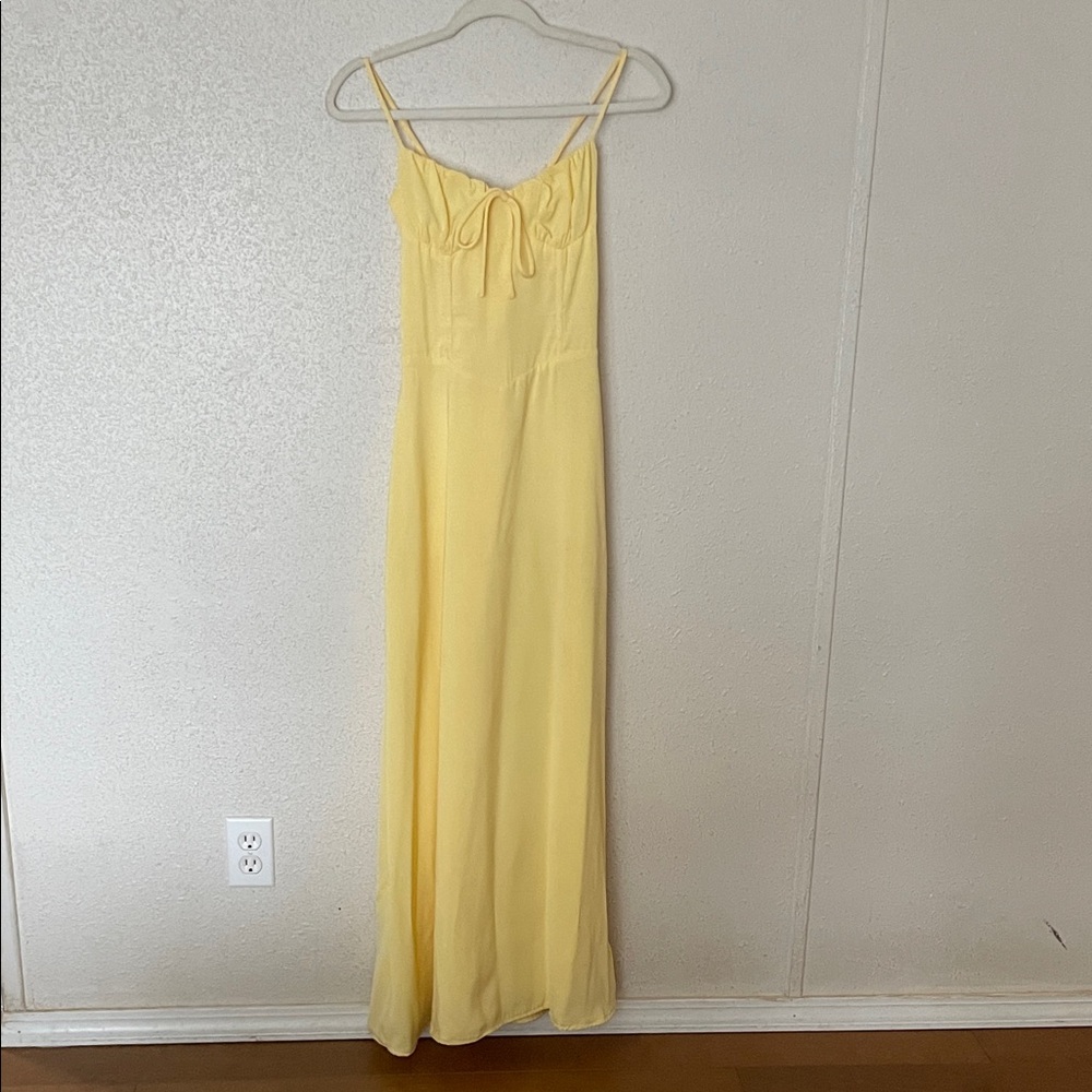 Chic Yellow Spaghetti Strap Maxi Dress